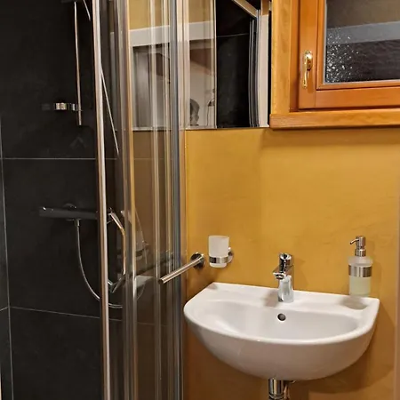 Petidomi 88 - Rozmberska Guest house