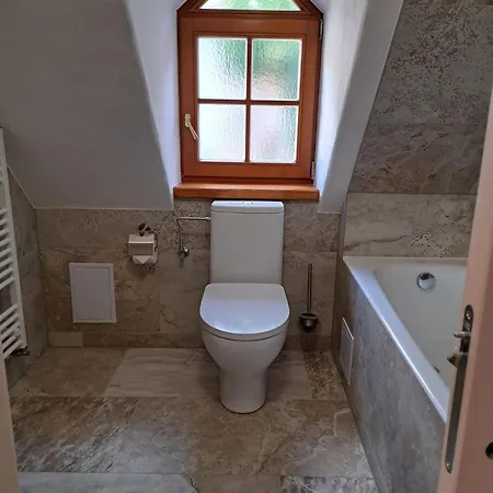 Pětidomí 88 - Rožmberská Penzion 3*
