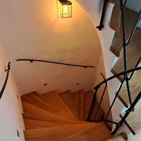 Petidomi 88 - Rozmberska Guest house *