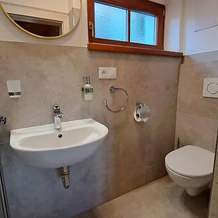 Guest house Petidomi 88 - Rozmberska