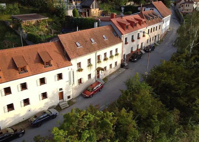 Pětidomí 88 - Rožmberská Penzion 4*