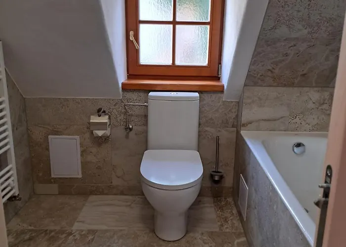 Pětidomí 88 - Rožmberská Penzion 4*