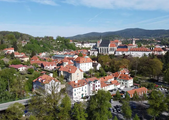 Pětidomí 88 - Rožmberská Penzion 4*