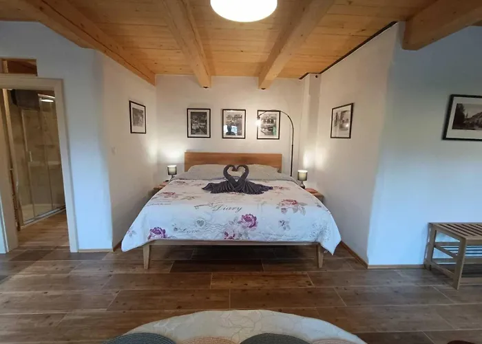 Pětidomí 88 - Rožmberská 4*